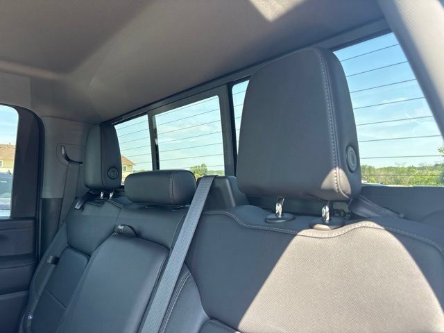 Used 2023 GMC Sierra 2500 SLT w/ SLT Premium Package AWD/4WD image 34
