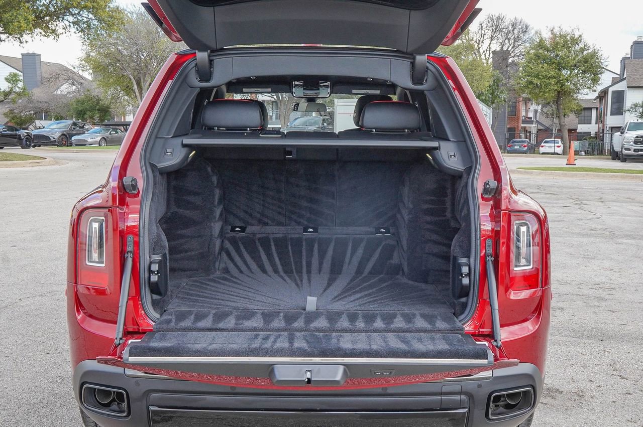 Certified 2024 Rolls-Royce Cullinan Black Badge w/ Dark Exterior Package AWD/4WD image 46