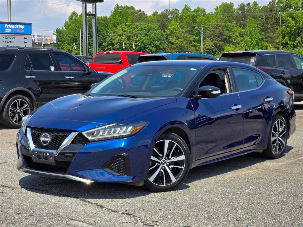 Used 2023 Nissan Maxima SV w/ Floor Mat Group FWD image 2
