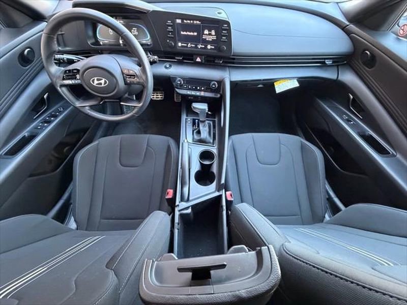 New 2025 Hyundai Elantra Sport FWD image 27