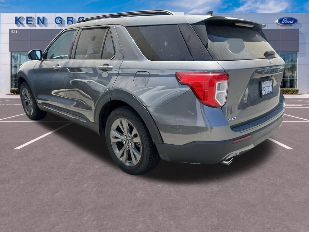 Used 2023 Ford Explorer XLT w/ Equipment Group 202A RWD image 3