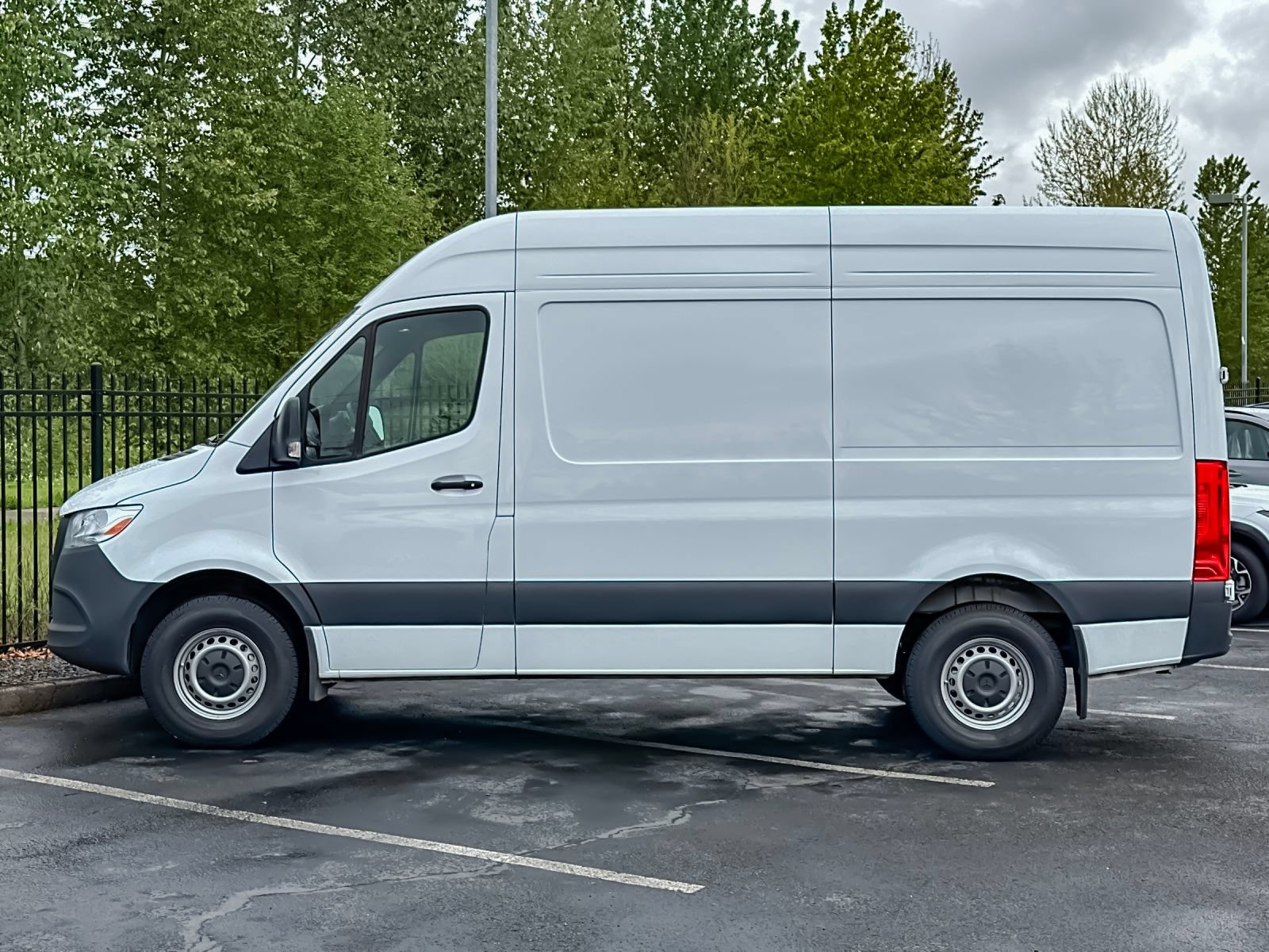 Used 2025 Mercedes-Benz Sprinter 2500 image 8