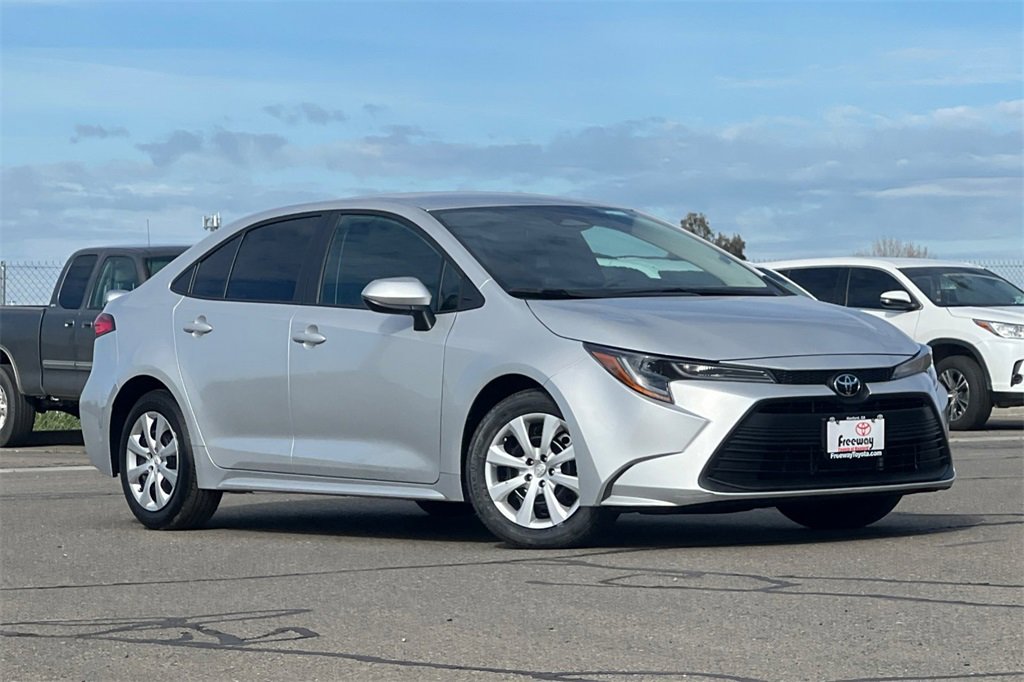 Certified 2025 Toyota Corolla LE image 2