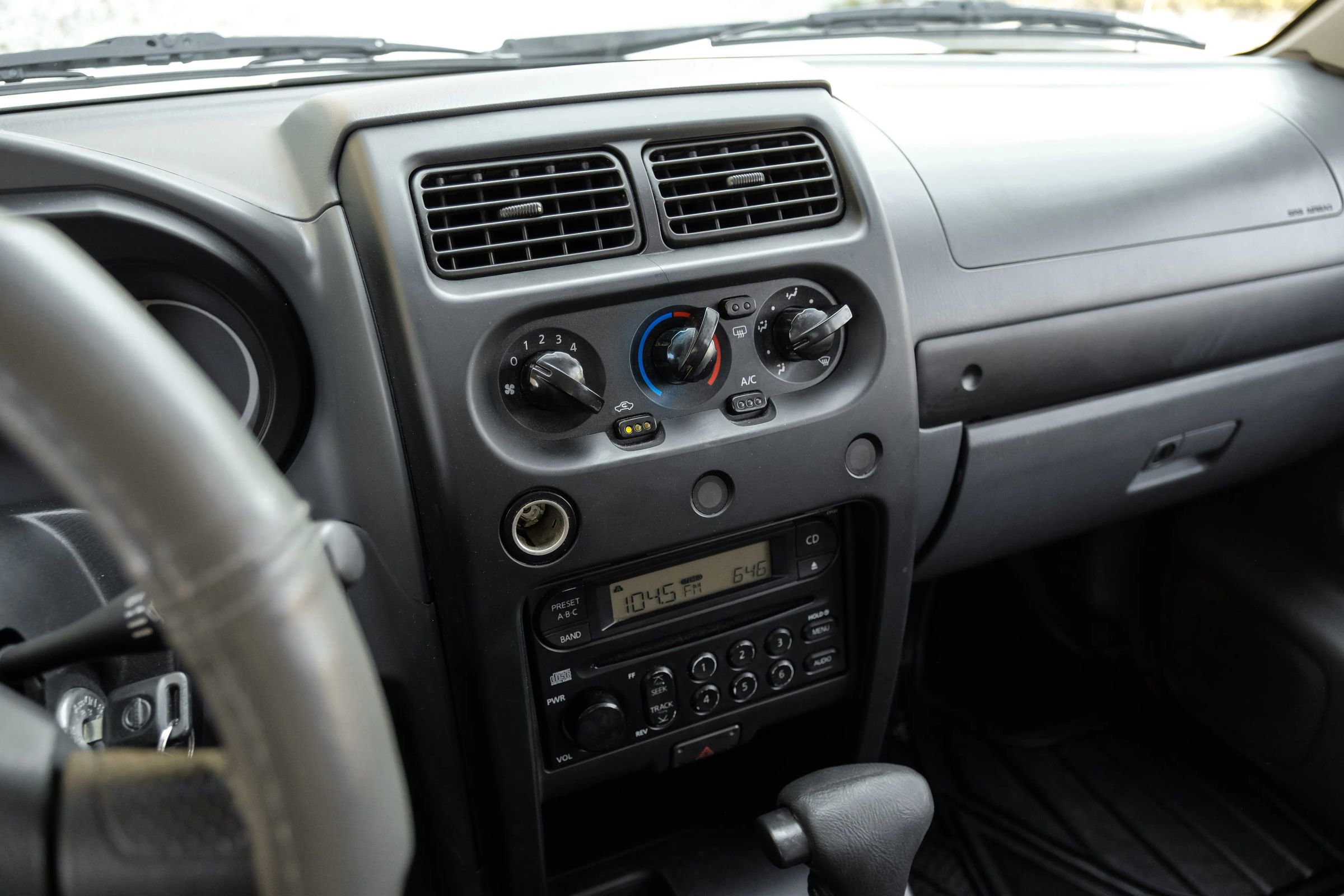 Used 2004 Nissan Xterra XE RWD image 26