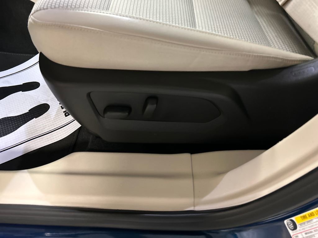 Used 2023 Buick Envision Preferred image 13