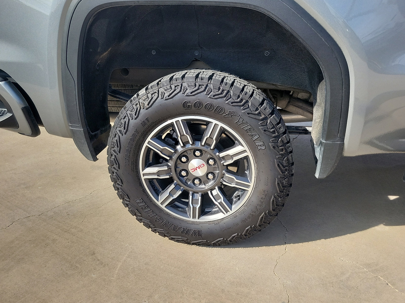Used 2025 GMC Sierra 1500 AT4 AWD/4WD image 9