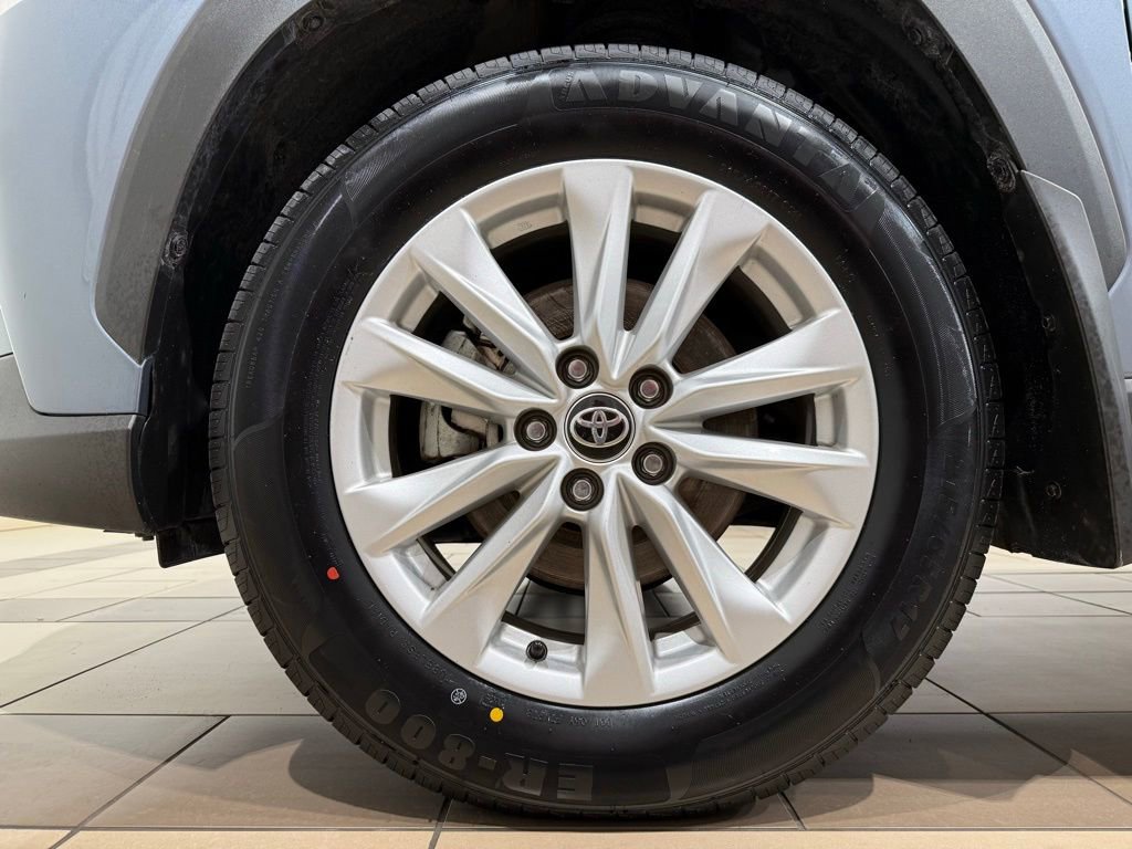 Certified 2023 Toyota Corolla Cross LE w/ Moonroof Package image 9