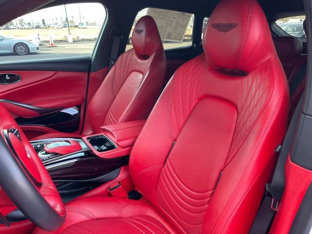 Used 2023 Aston Martin DBX image 30