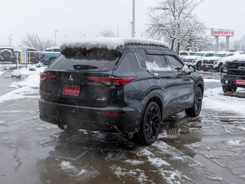 Used 2024 Mitsubishi Outlander 4WD Plug-In Hybrid image 7