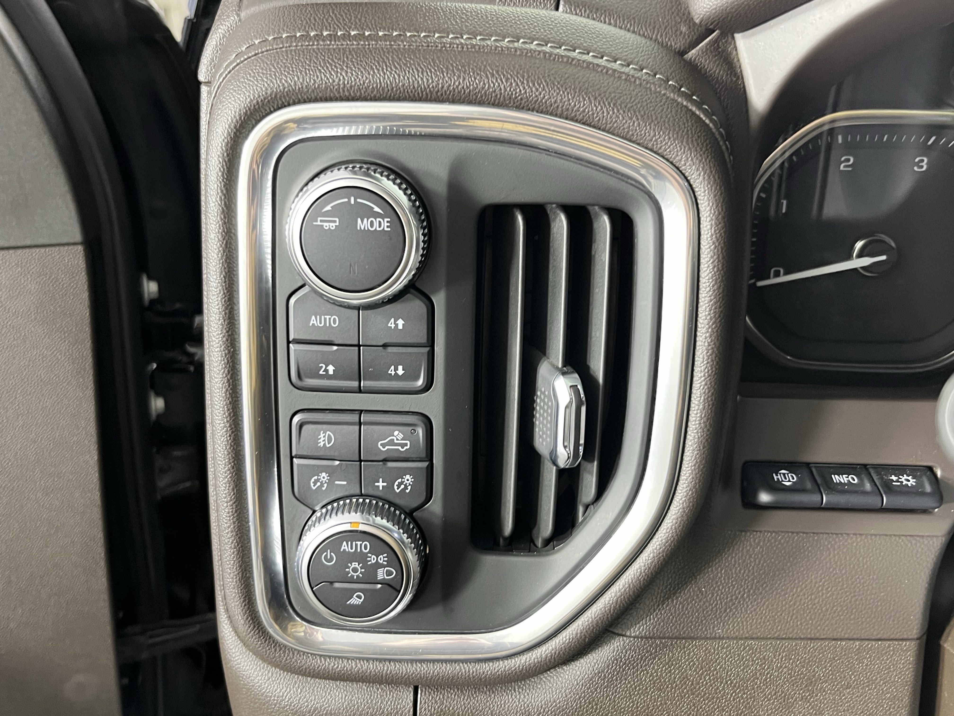 Used 2021 GMC Sierra 3500 Denali w/ Denali Ultimate Package image 18