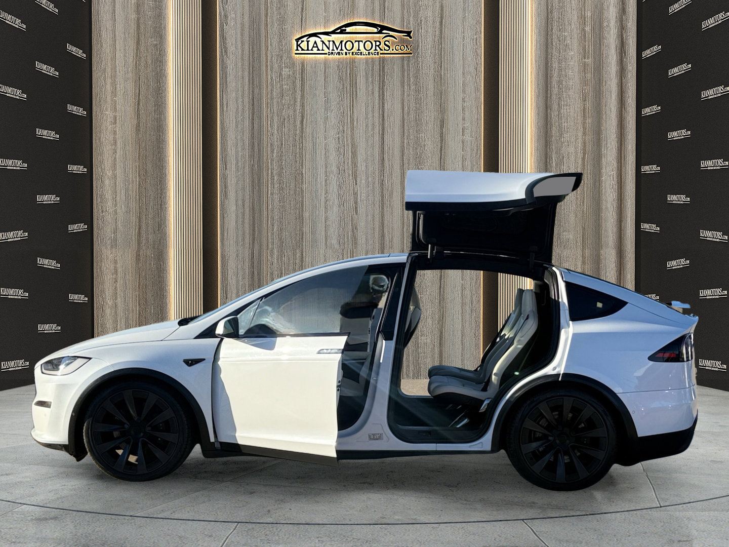 Used 2022 Tesla Model X image 12