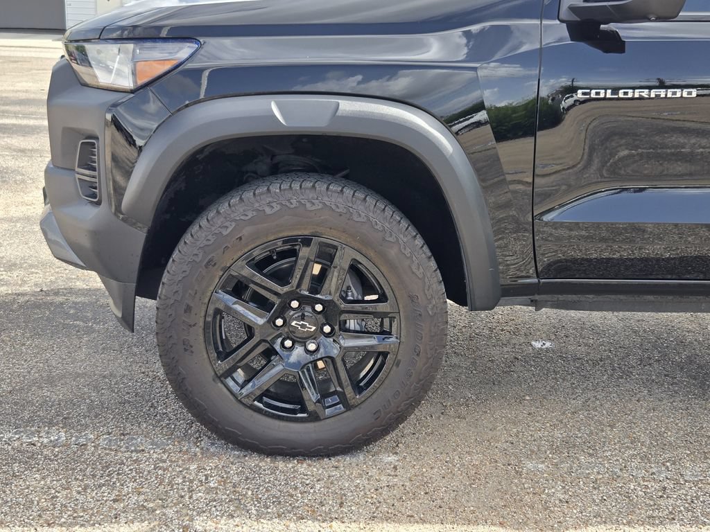 New 2025 Chevrolet Colorado Trail Boss w/ Midnight Edition AWD/4WD image 9