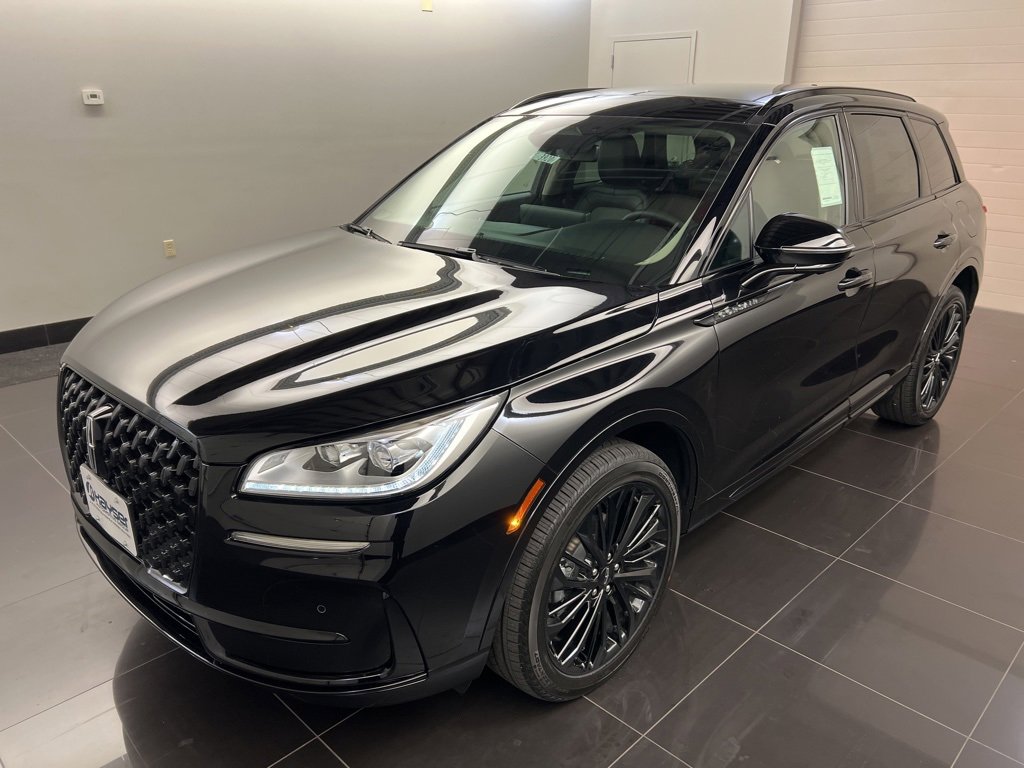 Used 2025 Lincoln Corsair Reserve w/ Jet Appearance Package image 3