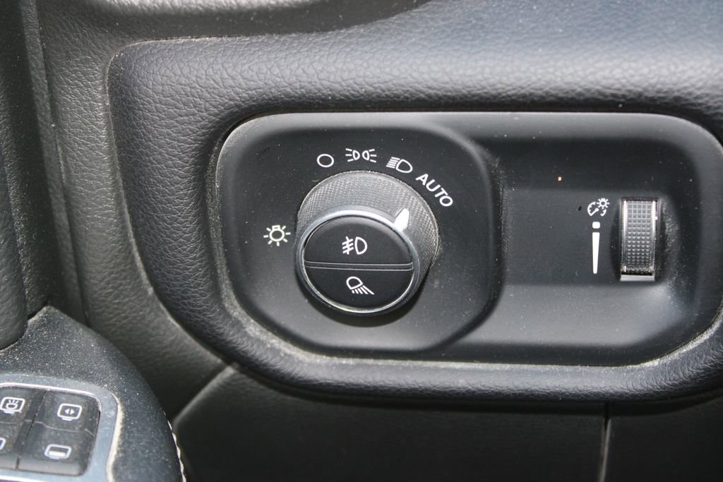 Used 2024 RAM 2500 Big Horn image 25