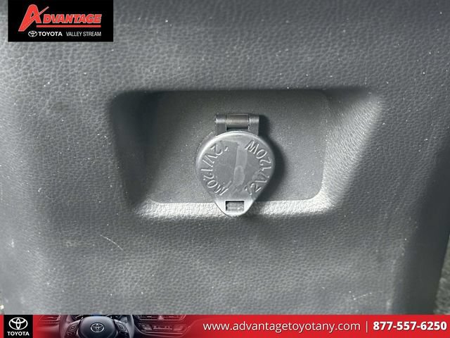 Used 2023 Toyota RAV4 LE AWD/4WD image 17