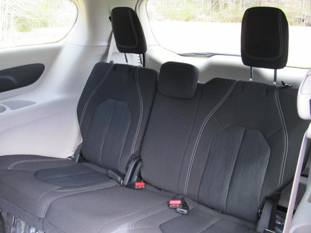 Used 2023 Chrysler Voyager LX image 28