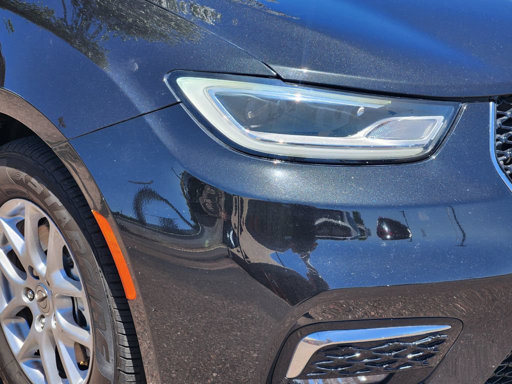 Used 2022 Chrysler Pacifica Touring-L FWD image 28