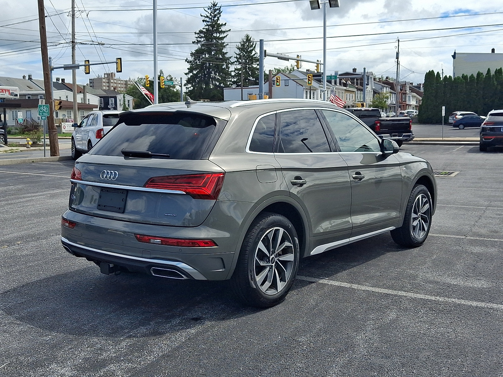Used 2023 Audi Q5 2.0T Premium Plus w/ Premium Plus Package AWD/4WD image 6