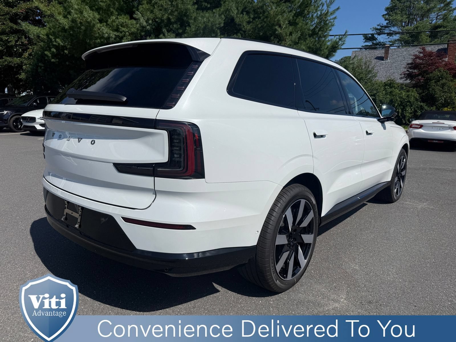 New 2026 Volvo EX90 Plus AWD/4WD image 8