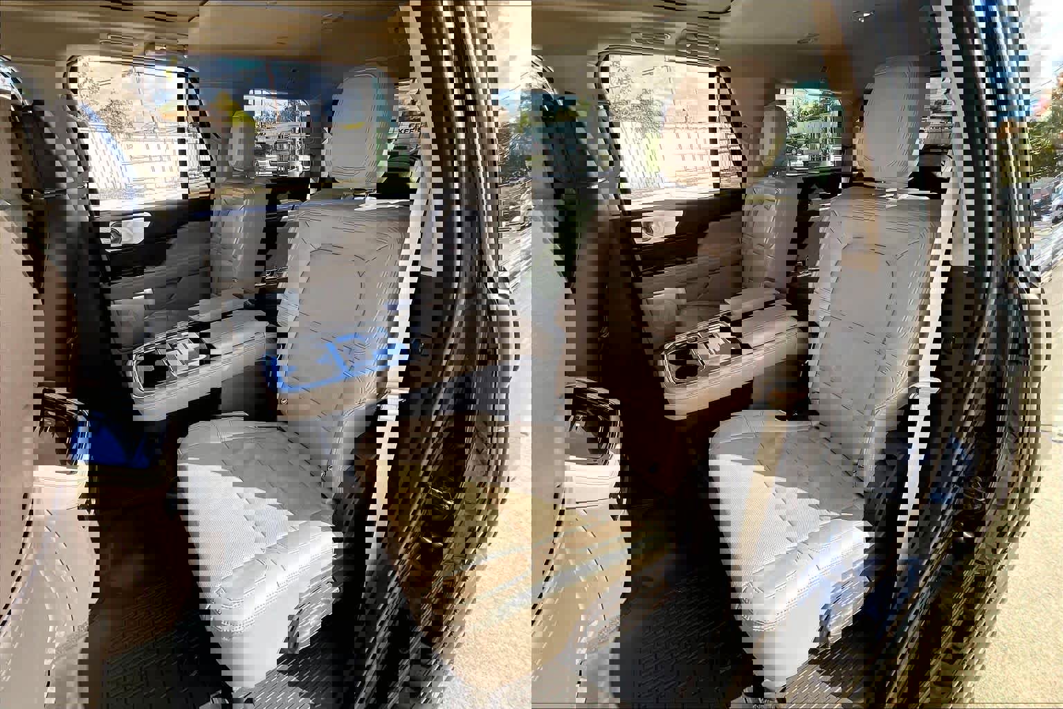 Used 2023 Lincoln Navigator Reserve image 17