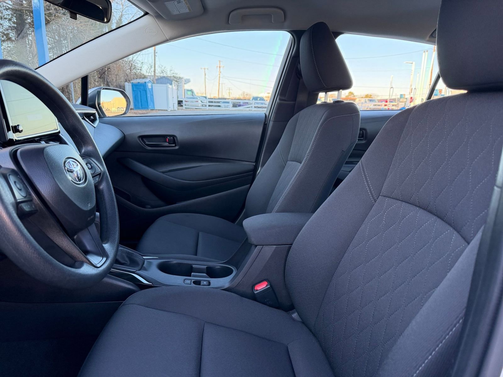 Used 2025 Toyota Corolla LE image 24