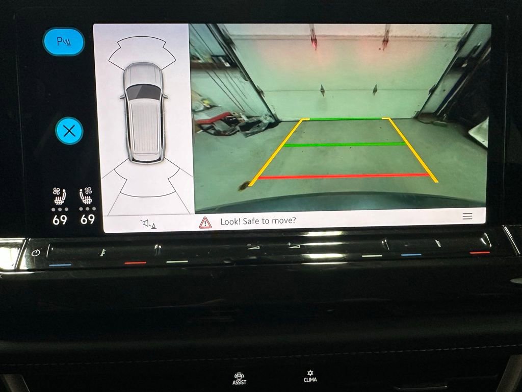 Used 2025 Volkswagen Atlas SE image 39