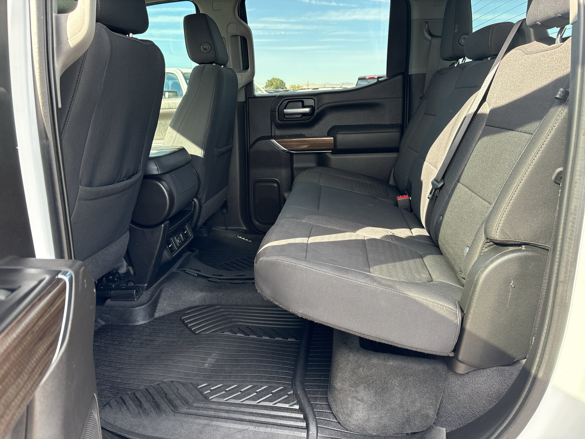 Used 2020 Chevrolet Silverado 1500 LT Trail Boss w/ Convenience Package AWD/4WD image 12