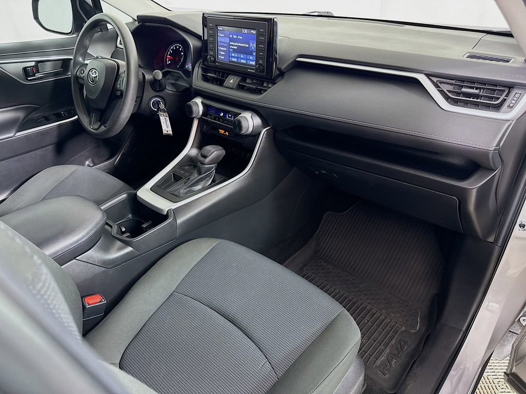 Used 2022 Toyota RAV4 LE FWD image 27