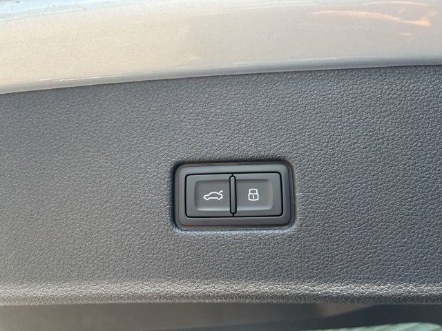 New 2025 Audi Q8 Premium Plus image 31