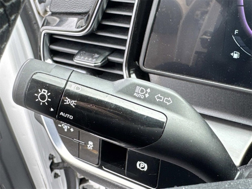 Used 2023 Kia Sportage EX image 40