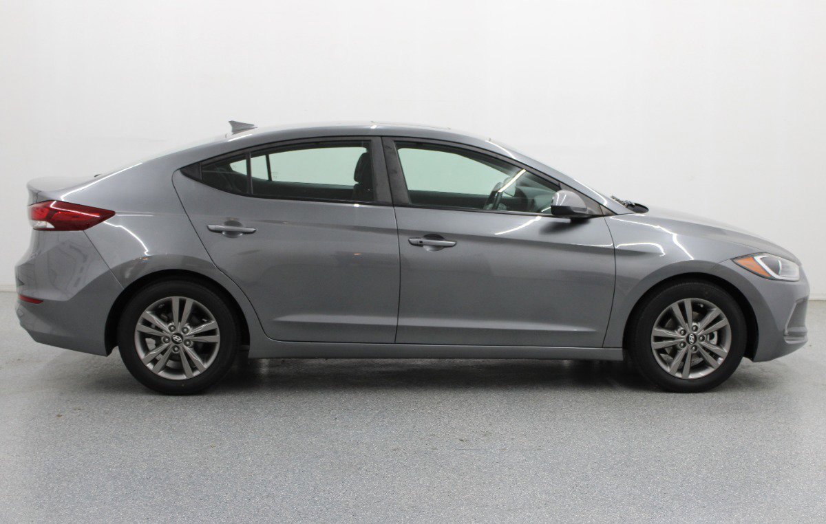 Used 2018 Hyundai Elantra Value Edition FWD image 2