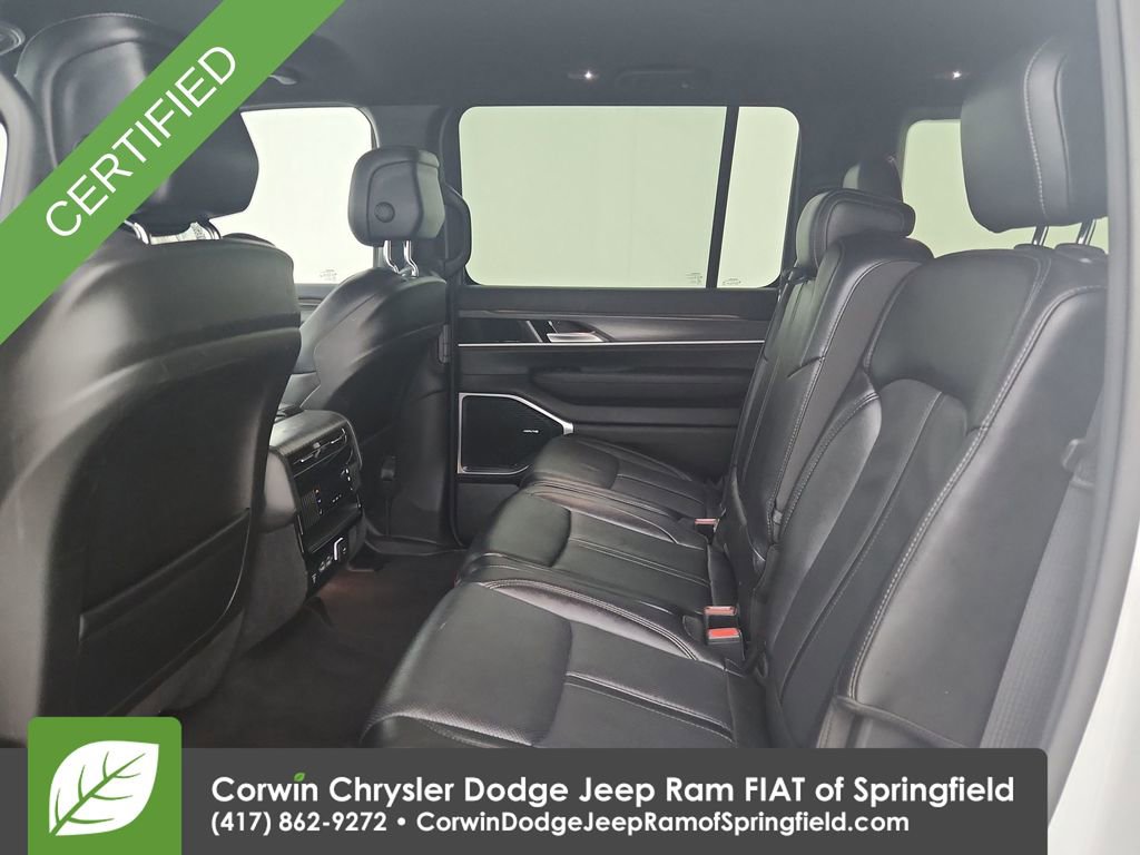 Certified 2024 Jeep Wagoneer L Series III w/ Flexible Seating Group image 31