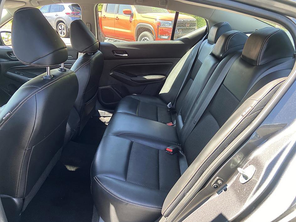 Used 2022 Nissan Altima 2.5 SR FWD image 13