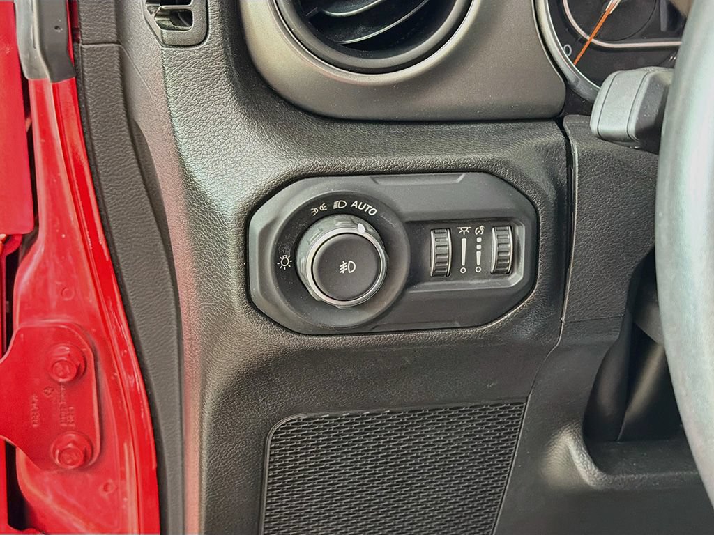 Used 2022 Jeep Wrangler Unlimited Sport w/ Technology Group AWD/4WD image 28