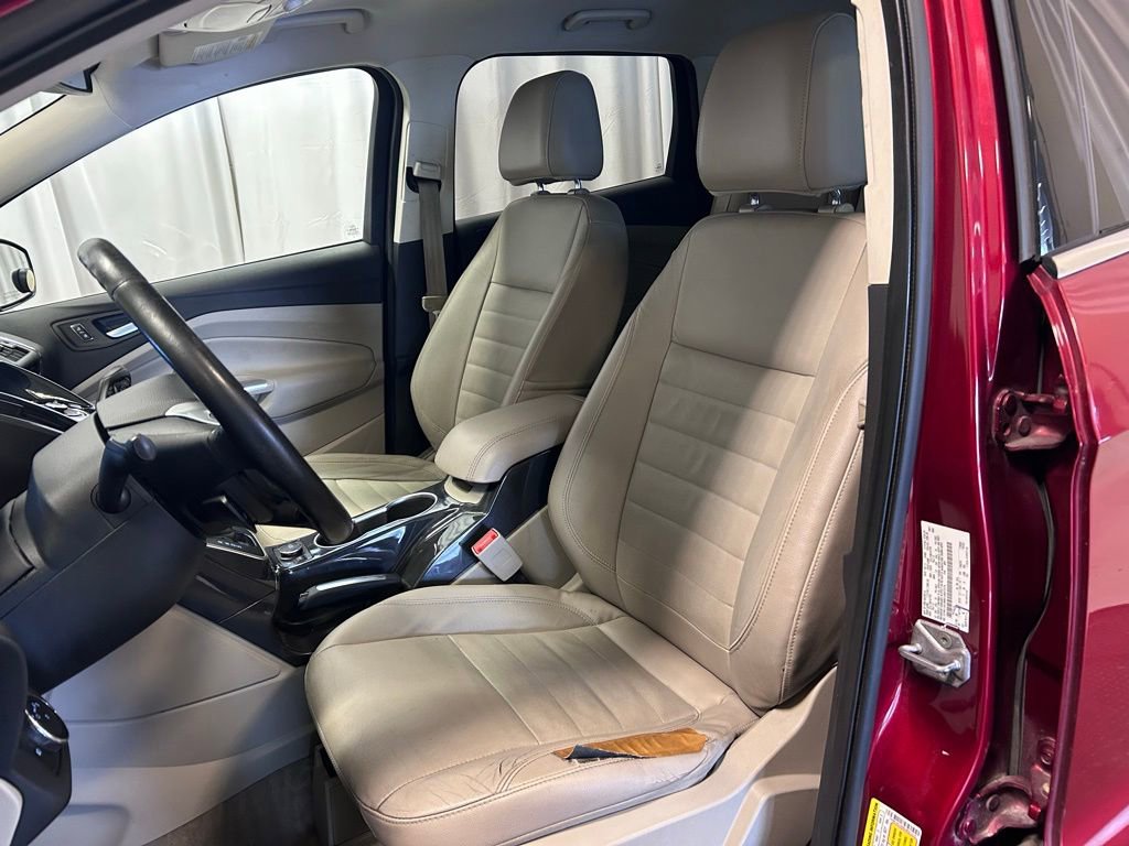 Used 2014 Ford Escape Titanium w/ Equipment Group 401A FWD image 8