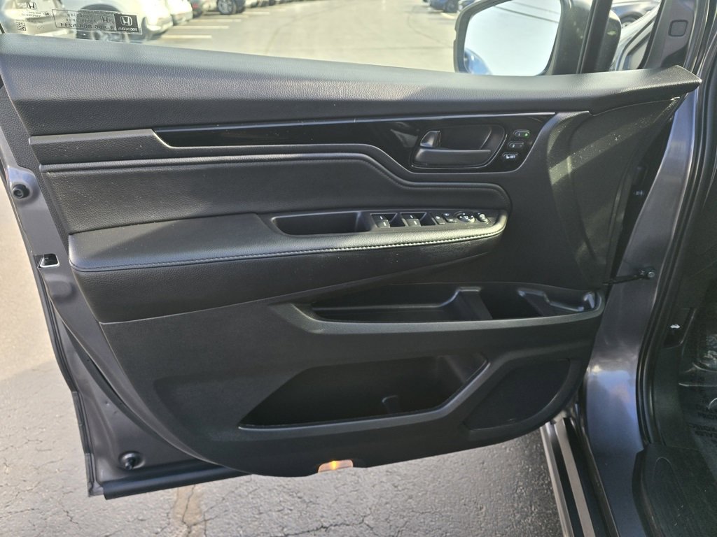 Used 2025 Honda Odyssey Touring image 17