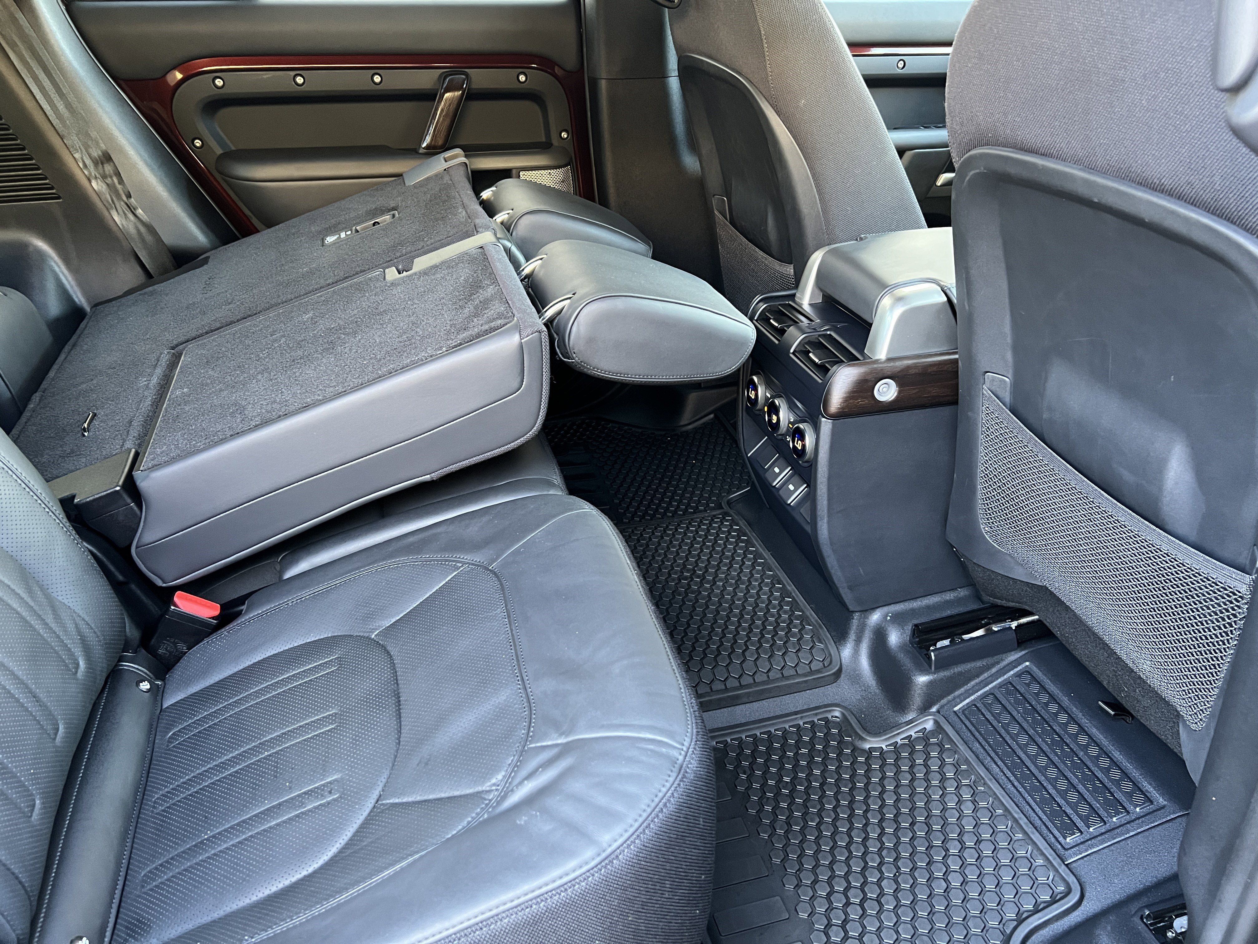 Used 2023 Land Rover Defender 130 X image 22