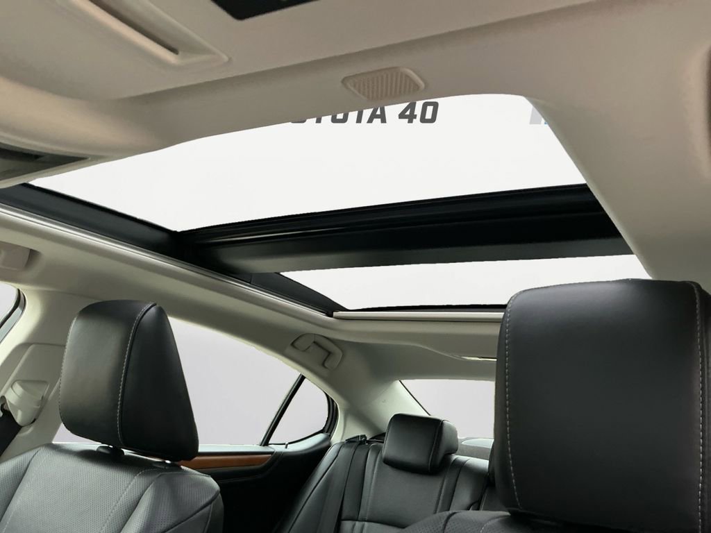 Used 2020 Lexus ES 350 350 Luxury w/ Accessory Package 2 image 19