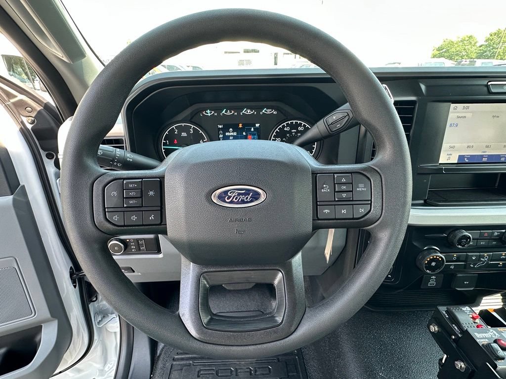 New 2026 Ford F550 4x4 Regular Cab Super Duty image 8