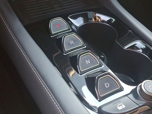 Used 2023 VinFast VF 8 Plus image 18