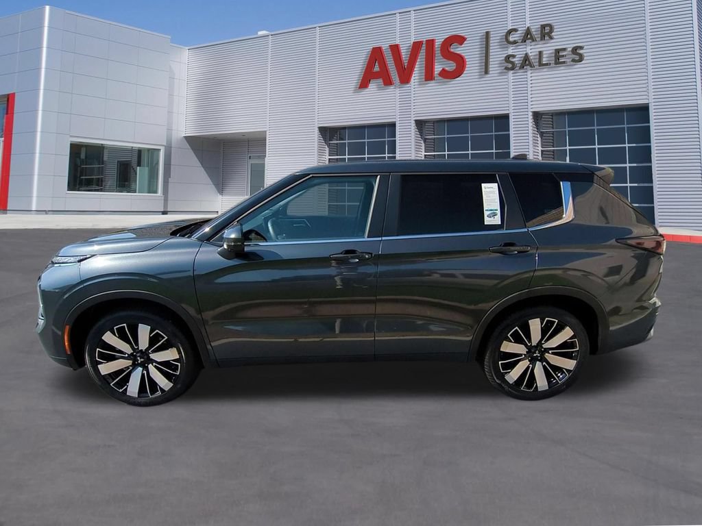 Used 2025 Mitsubishi Outlander SE AWD/4WD image 10