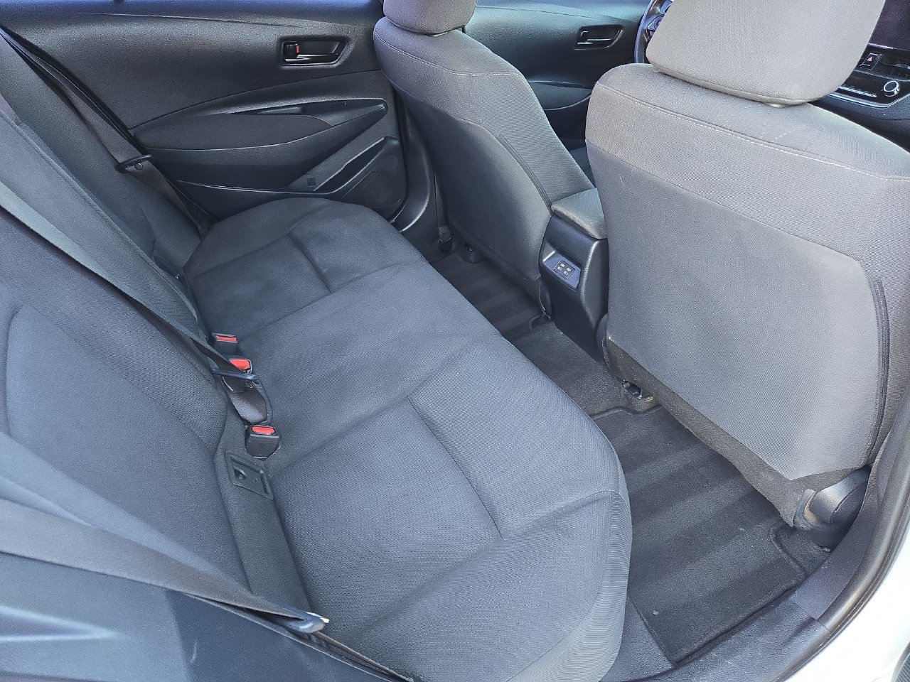 Used 2024 Toyota Corolla LE FWD image 12