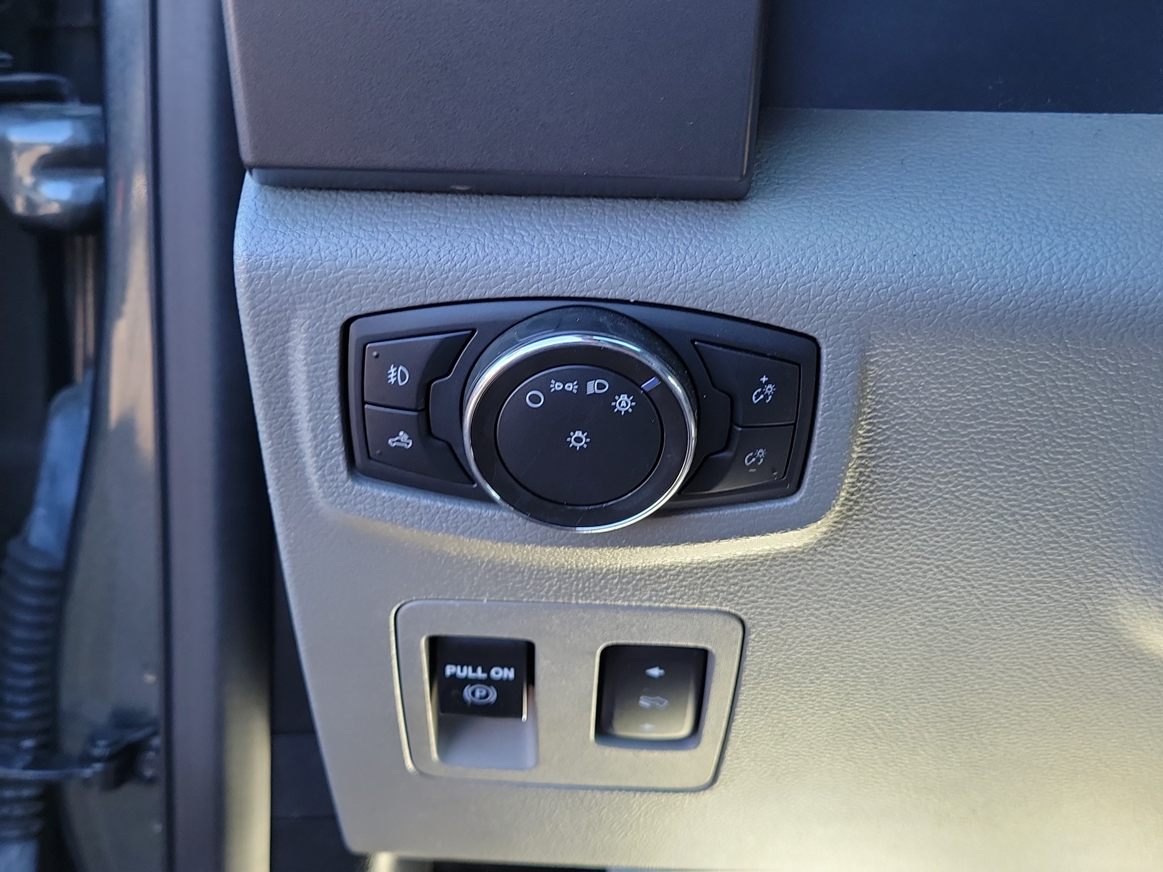 Used 2020 Ford F150 XLT w/ Equipment Group 302A Luxury AWD/4WD image 20