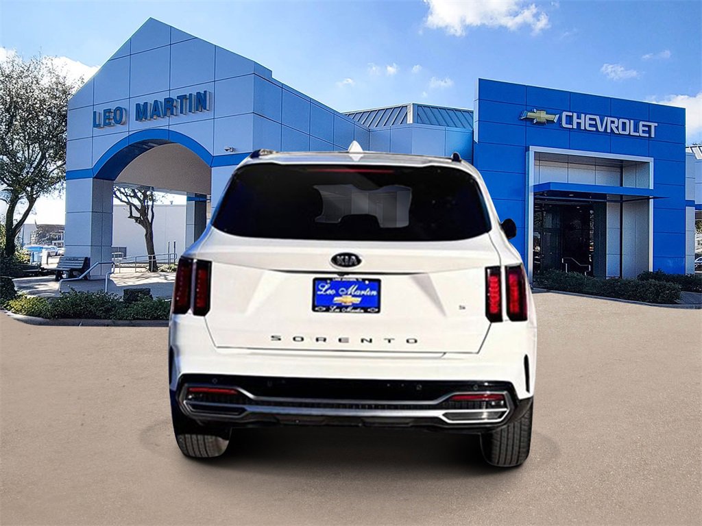 Used 2021 Kia Sorento S image 6