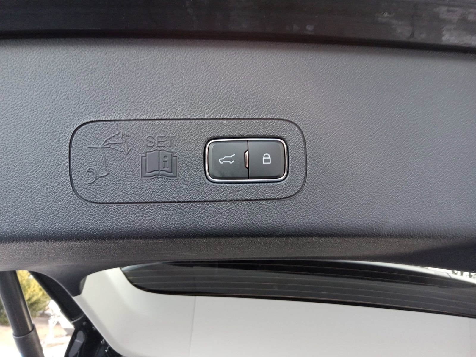 Used 2025 Lincoln Aviator Reserve image 28