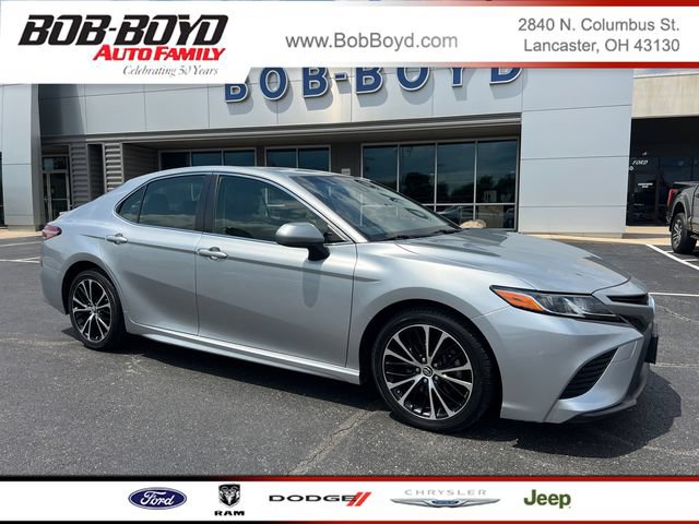 Used 2018 Toyota Camry SE FWD image 1