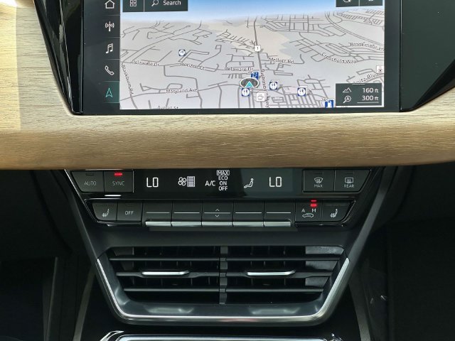 Used 2022 Audi RS e-tron GT AWD/4WD image 20