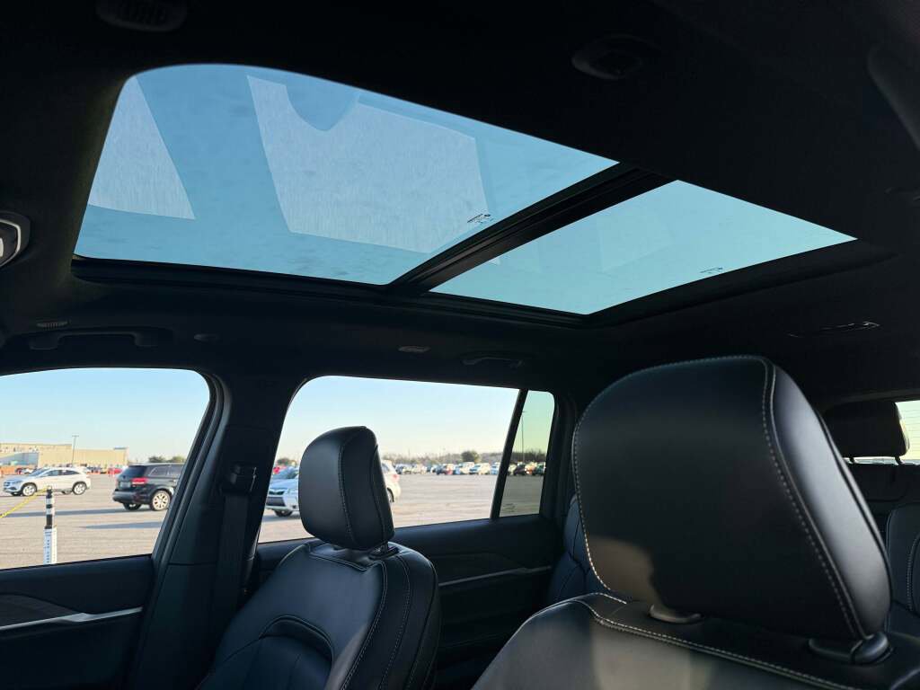 New 2025 Jeep Grand Cherokee L Limited image 24