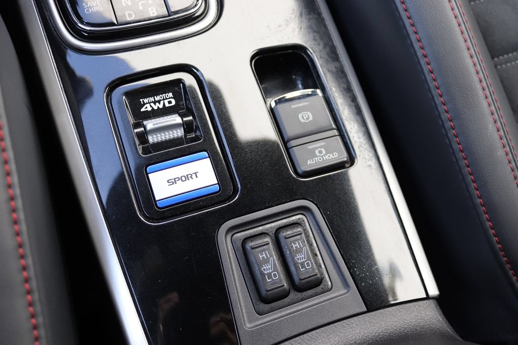 Used 2021 Mitsubishi Outlander LE AWD/4WD image 19
