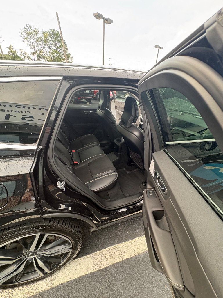 Used 2019 Volvo XC60 T8 R-Design w/ Protection Package Premier AWD/4WD image 30